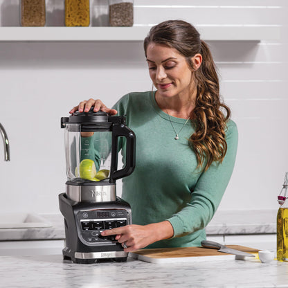 Ninja Foodi Mixer & Suppenbereiter, 10 Auto-iQ-Programme, 1,7L Glaskrug, heißer & kalter Mixer, integriertes Heizelement, Stampfer, Reinigungsprogramm & Bürste, 1000W, Schwarz HB150EU